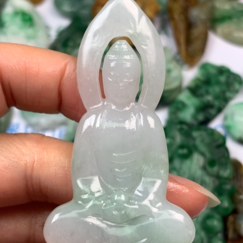 翡翠颈饰未镶嵌翡翠