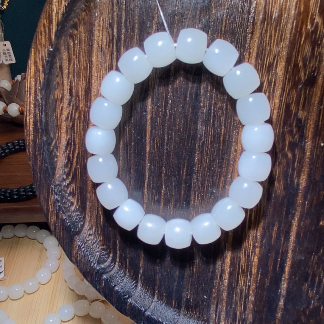 和田玉手链未镶嵌卡12直切微瑕