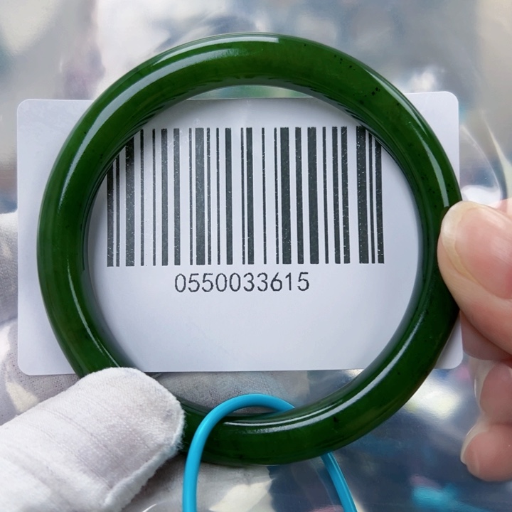 妳***尔和田玉未镶嵌手镯微瑕58