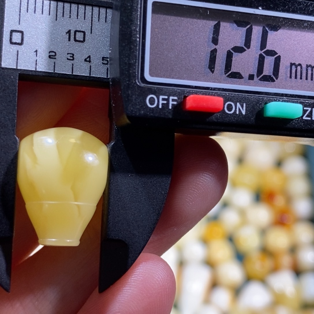 蜜蜡裸石未镶嵌配饰