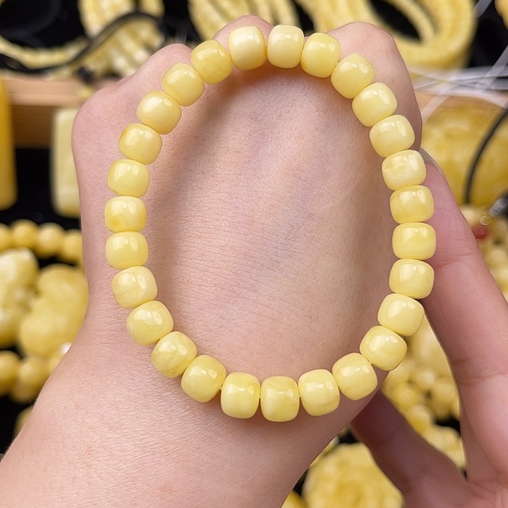 琥珀未镶嵌颈饰琥珀