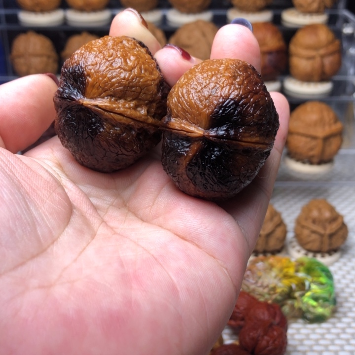 文玩核桃把件24熊猫彩41尺