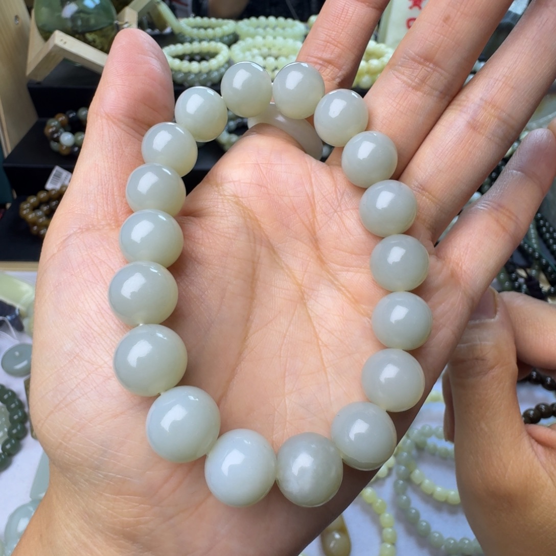 和田玉（青白玉）未镶嵌手链