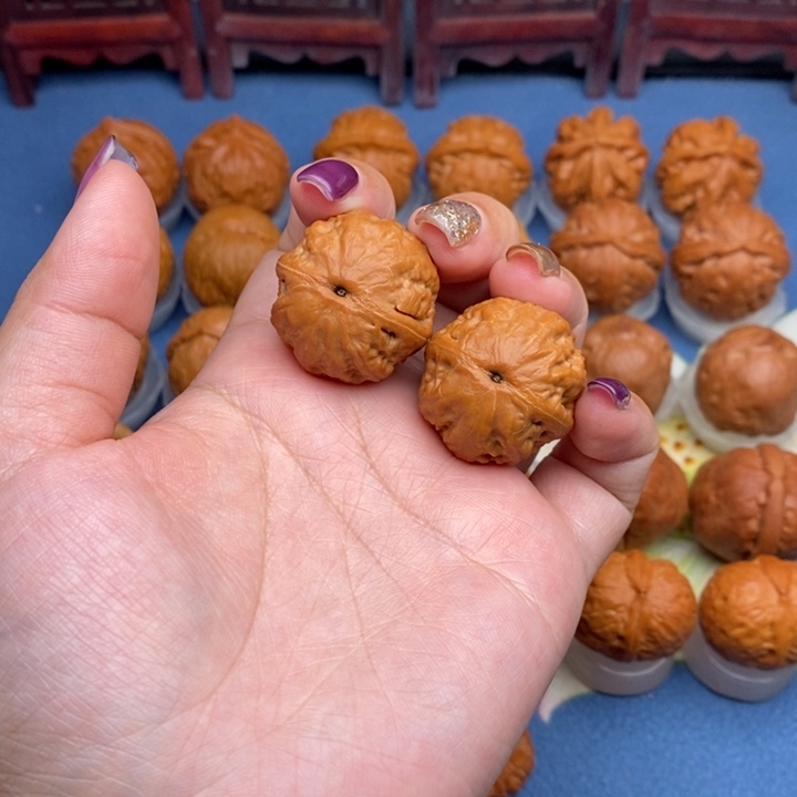 文玩核桃把件众****…玉石方尊