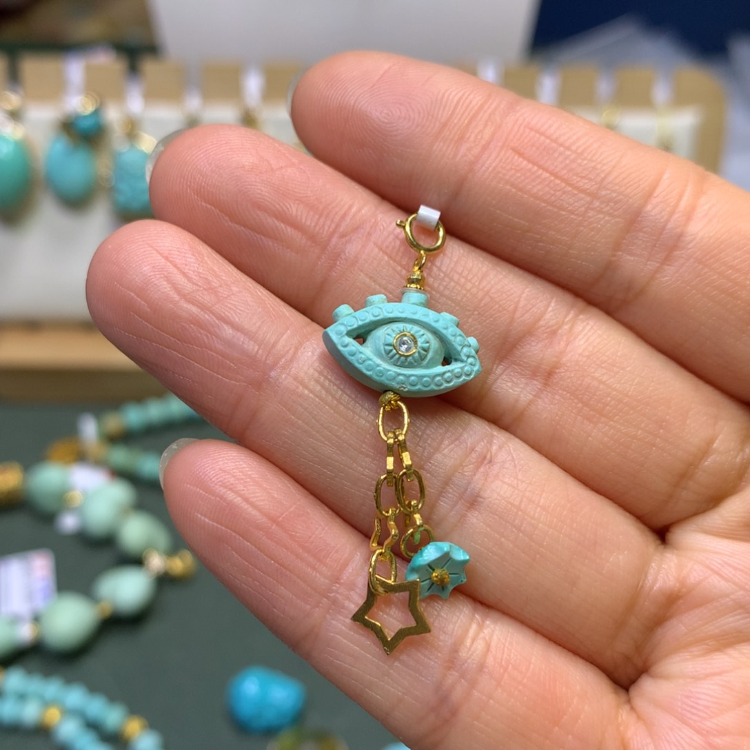 绿松石挂件18K金镶嵌