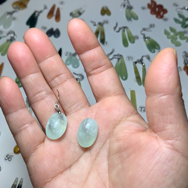 蛇纹石玉耳环未镶嵌