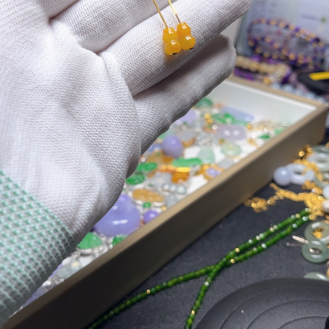 翡翠颈饰未镶嵌是