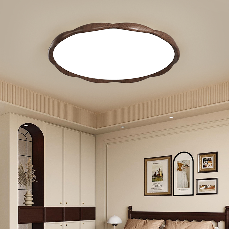 护眼吸顶灯卧室侘寂风中古奶油胡桃木色房间大气阳台过道书房灯