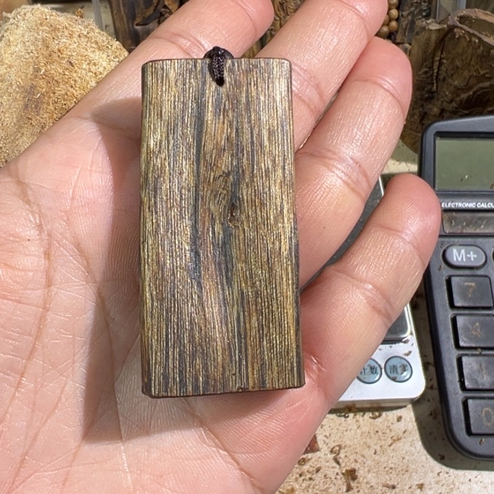 沉香吊坠棋楠沉香乌身吊坠7.5克