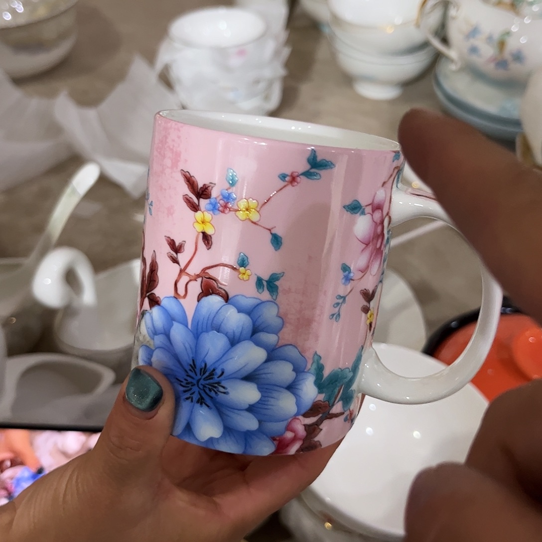 瓷片粉色杯子二个哇塞