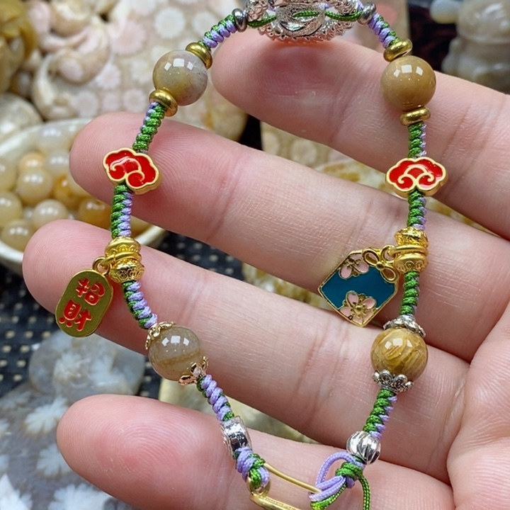 硅化珊瑚（珊瑚玉）颈饰未镶嵌