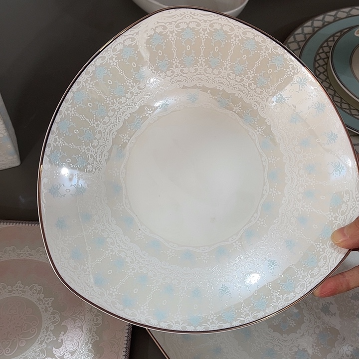 瓷片微瑕骨瓷三角盘一个兰