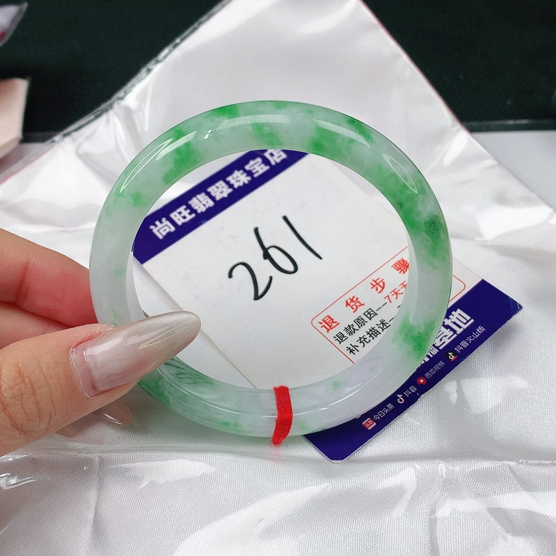 翡翠手镯未镶嵌翡翠12