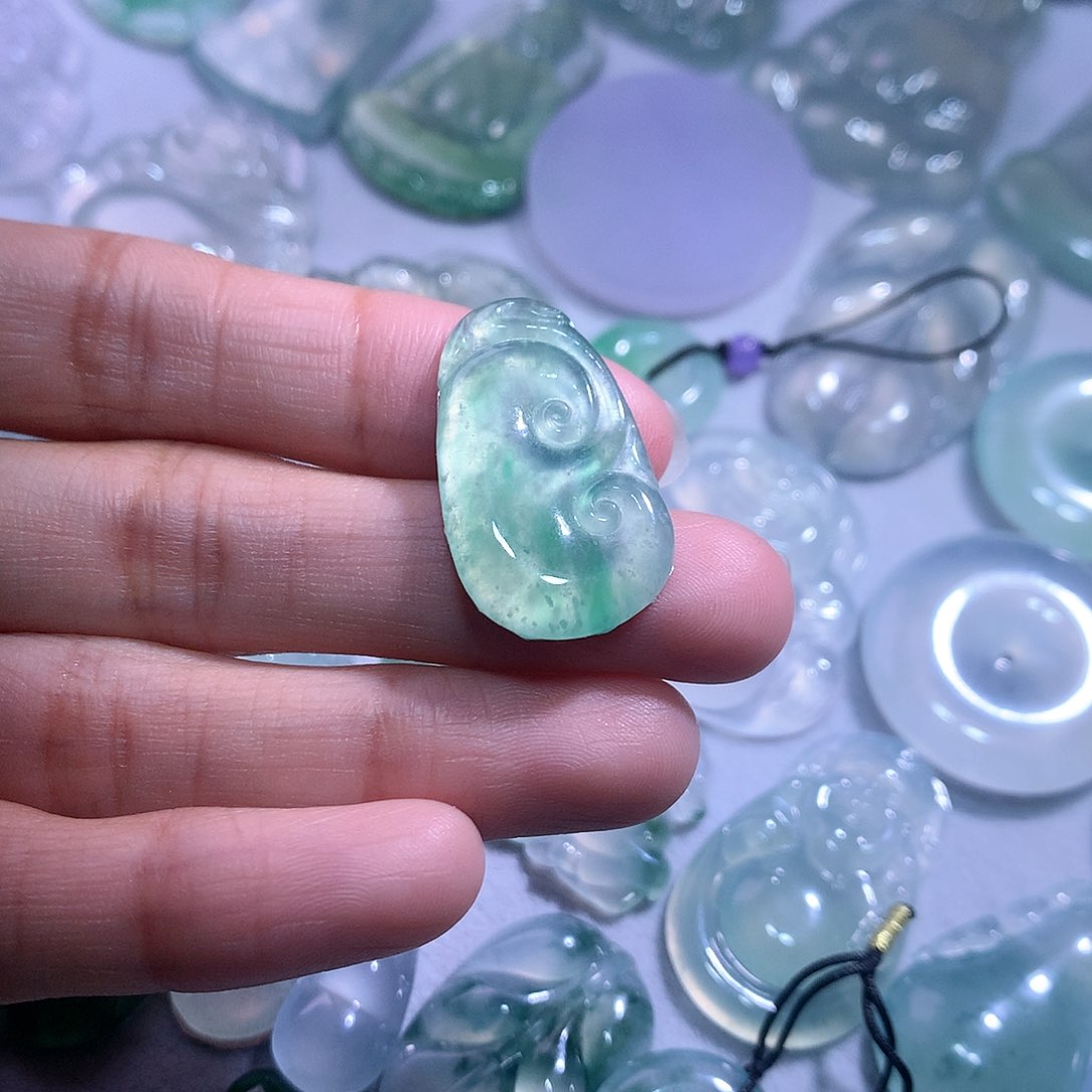 【闪购商品】翡翠颈饰未镶嵌如意