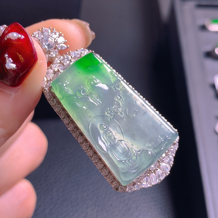 【闪购商品】翡翠吊坠(赠链)银S925镶嵌