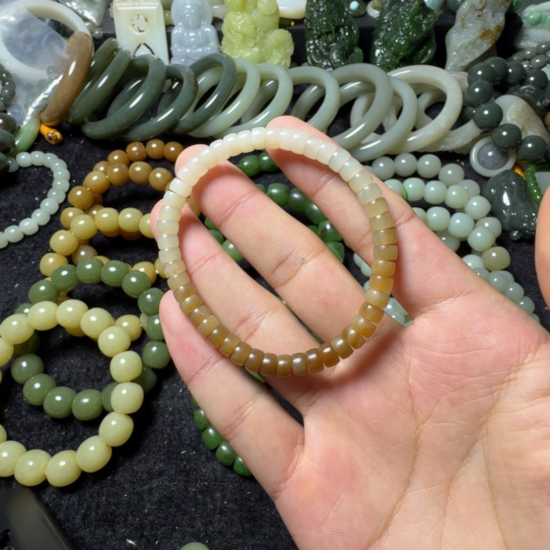 和田玉未镶嵌手串