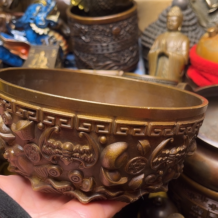 精美铜器批发档口