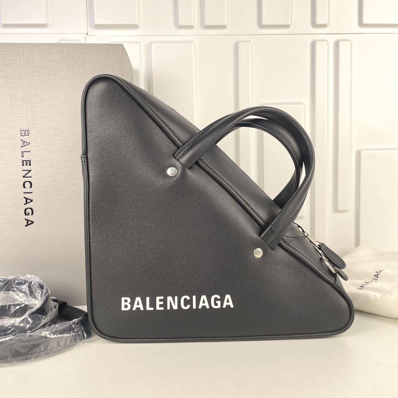 胖虎曼曼/巴黎世家/95新/公价0/箱包/斜挎包/312505130028