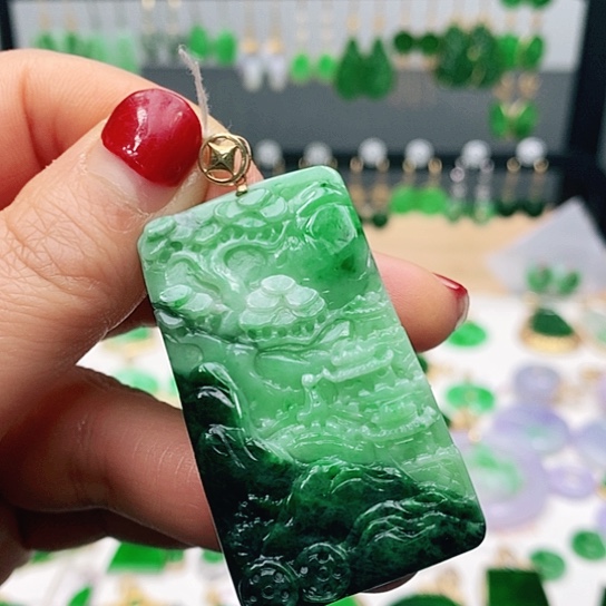 翡翠颈饰18K金镶嵌挂件