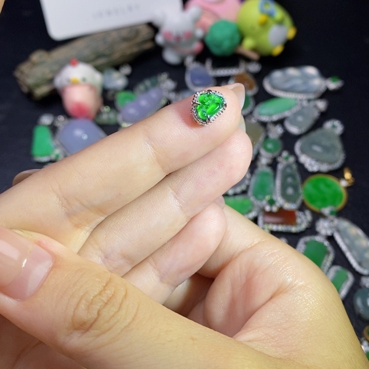 颈饰未镶嵌翡翠翡翠