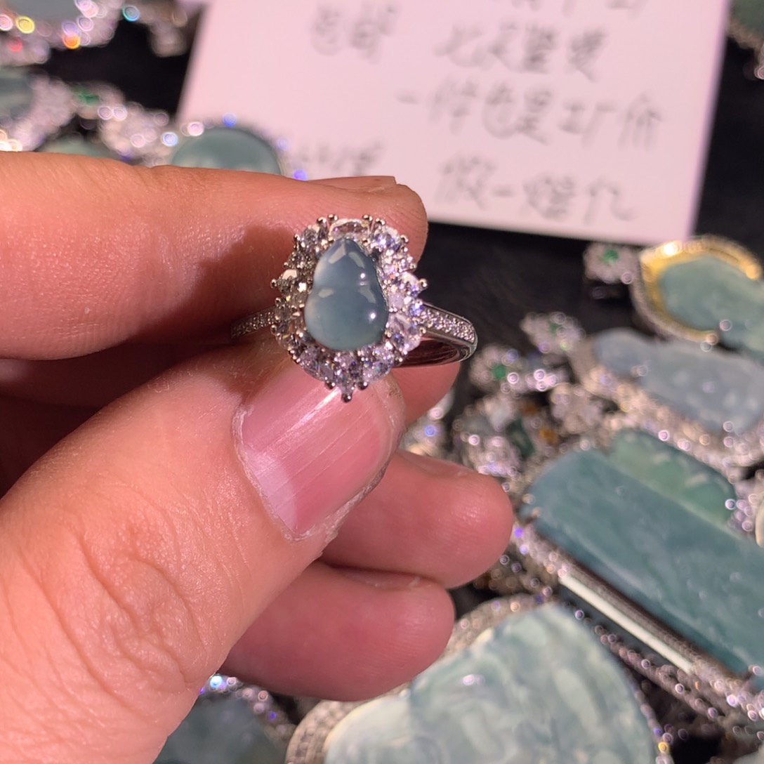 翡翠颈饰未镶嵌葫芦戒指