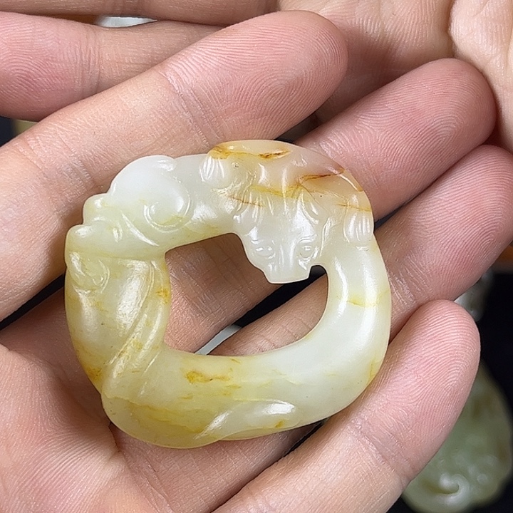 和田玉（糖玉）未镶嵌颈饰