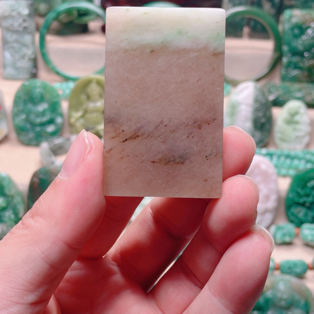 独山玉未镶嵌颈饰