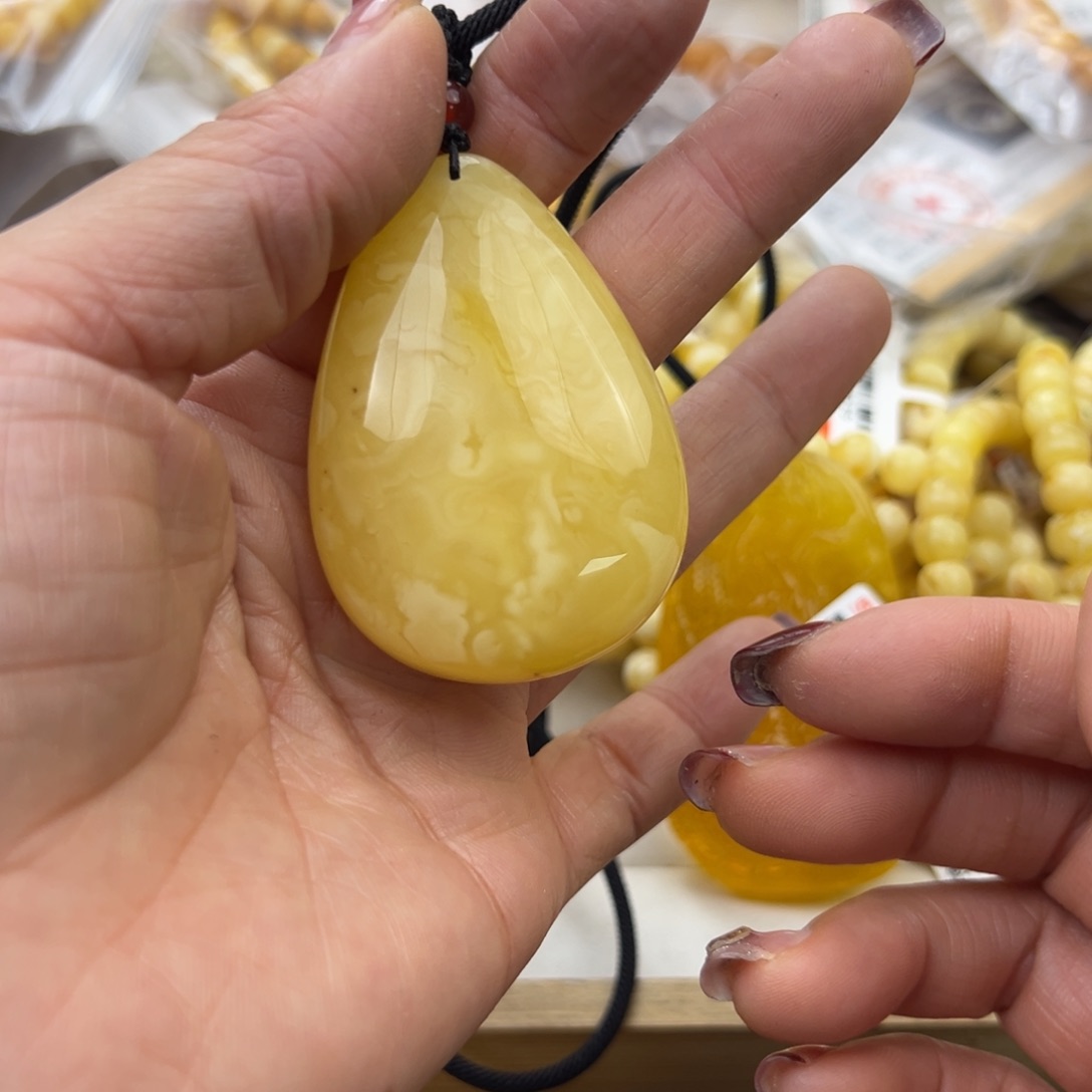 琥珀珠宝奇石未镶嵌