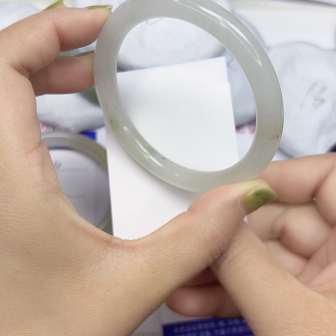 石英质玉未镶嵌手镯25/5859