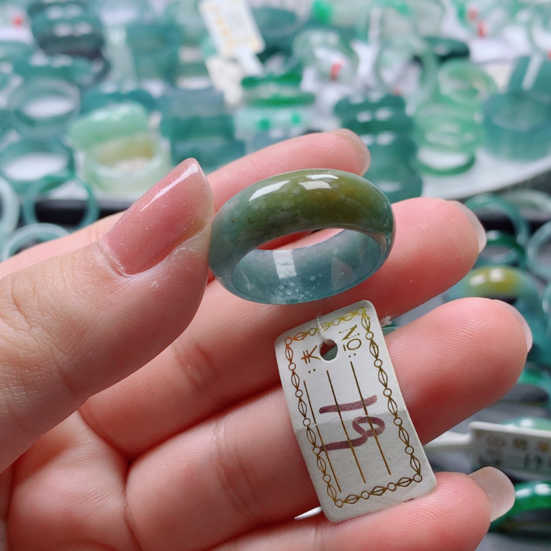 翡翠戒指未镶嵌戒指