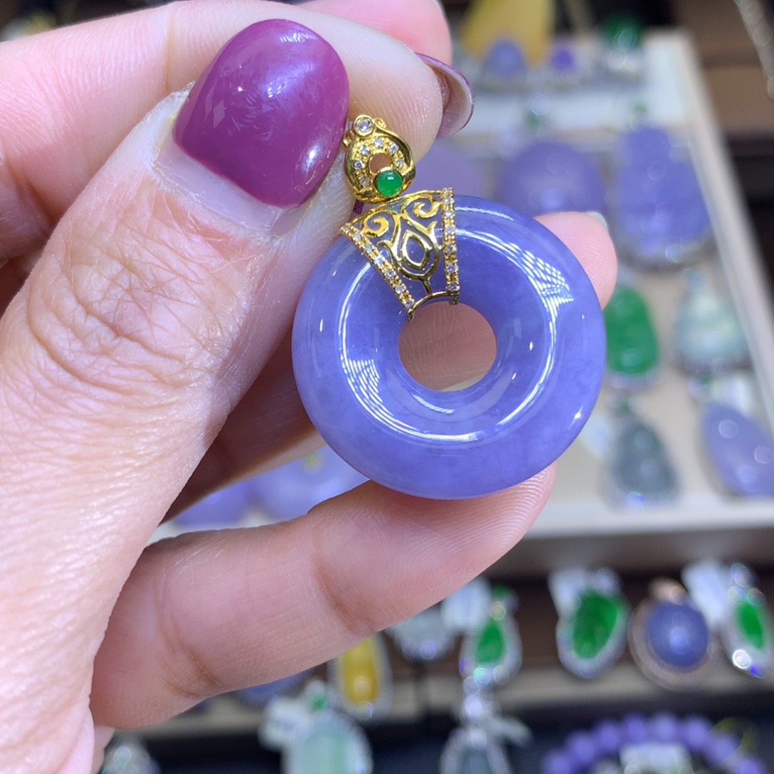 翡翠挂件18K金镶嵌翡翠