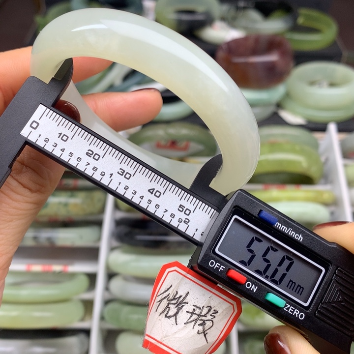 蛇纹石玉未镶嵌手镯766