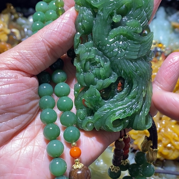 和田玉（碧玉）颈饰未镶嵌环****育