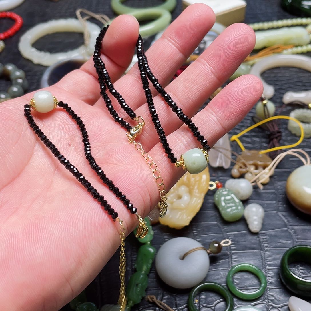 和田玉手镯未镶嵌手串