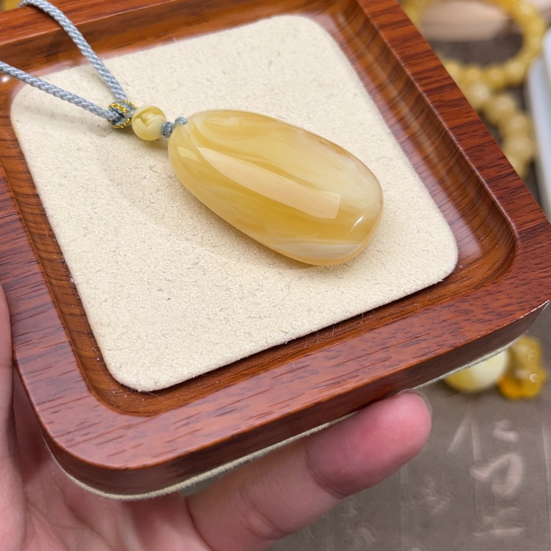 琥珀裸石未镶嵌拉丝纹白蜡水滴29