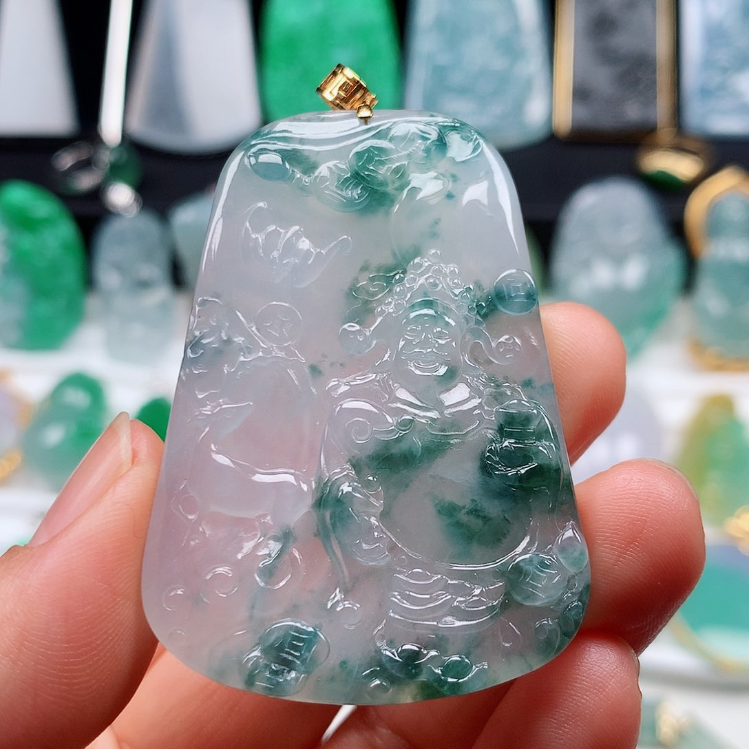 翡翠颈饰未镶嵌财神