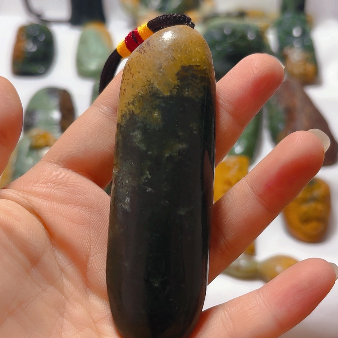 岫岩河磨玉（透闪石质玉）挂件未镶嵌