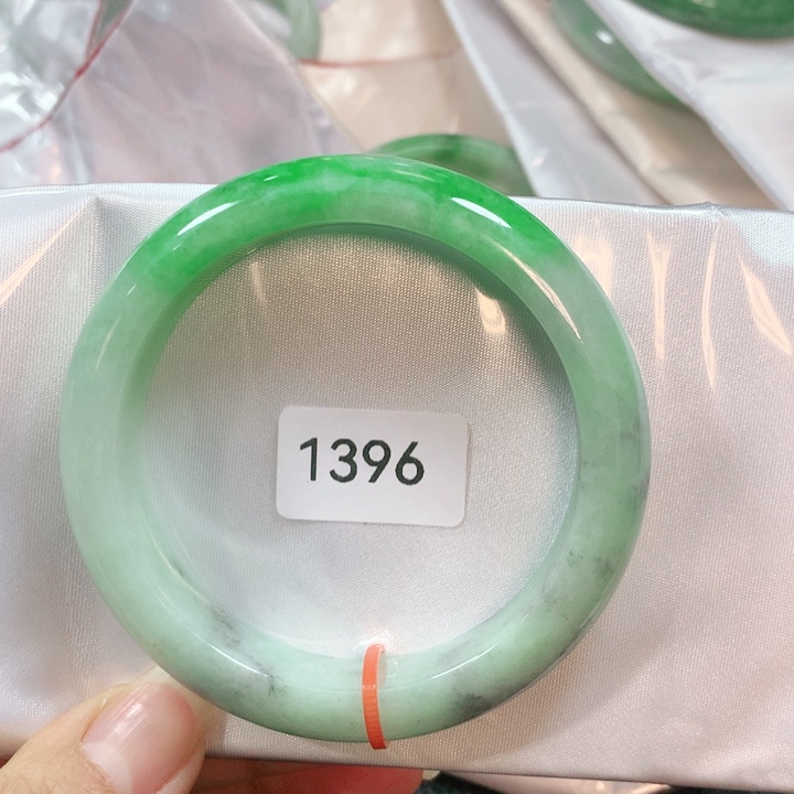 翡翠手镯未镶嵌天然翡翠手镯56.8