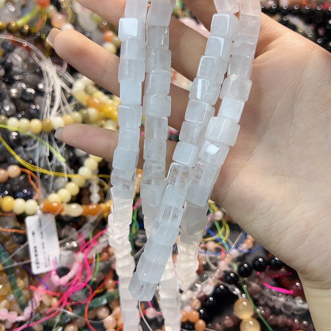 玛瑙/玉髓合金珠宝半成品奶白方糖一条