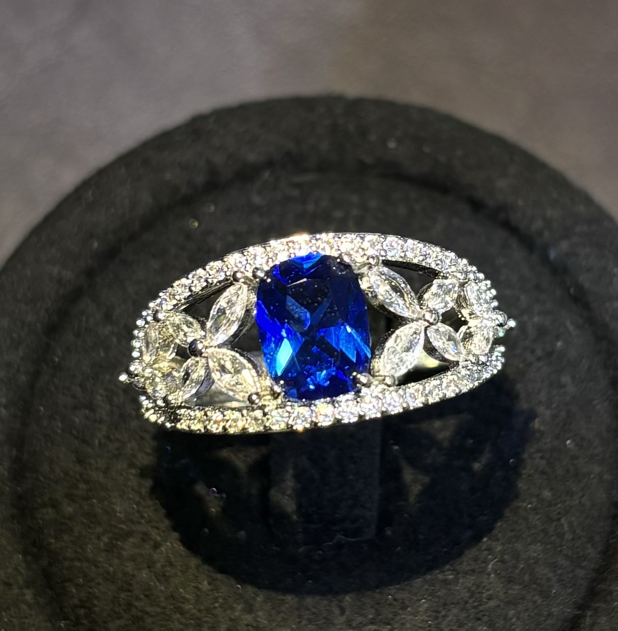 培育蓝宝石/Sri Lanka/Royal Blue/  蓝宝石戒指