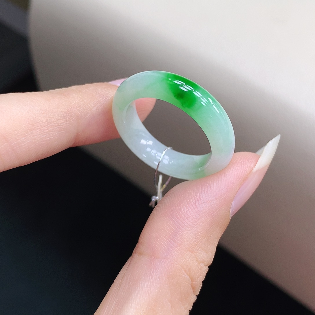 翡翠戒指未镶嵌缅甸翡翠A货