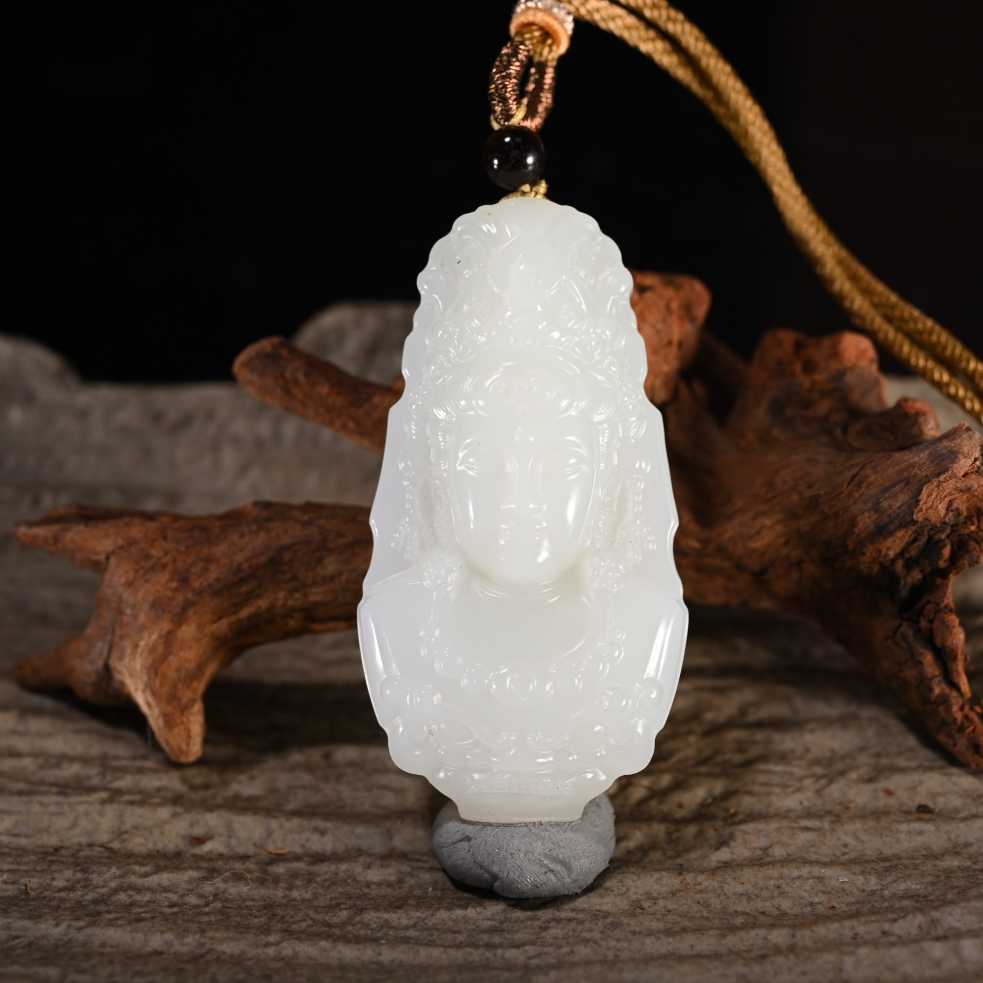 Lot8829和田玉白玉观音挂坠/杭拍