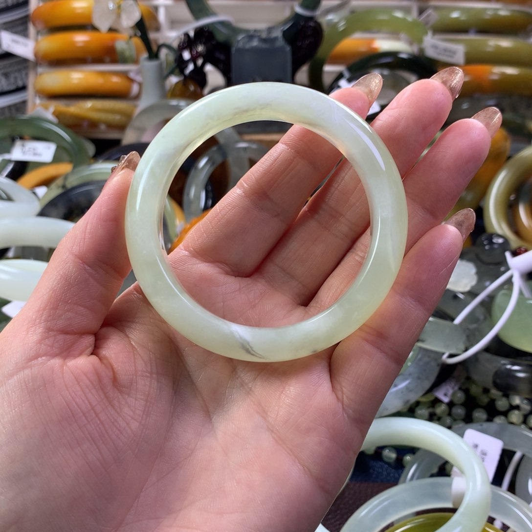 蛇纹石玉手镯未镶嵌老****农