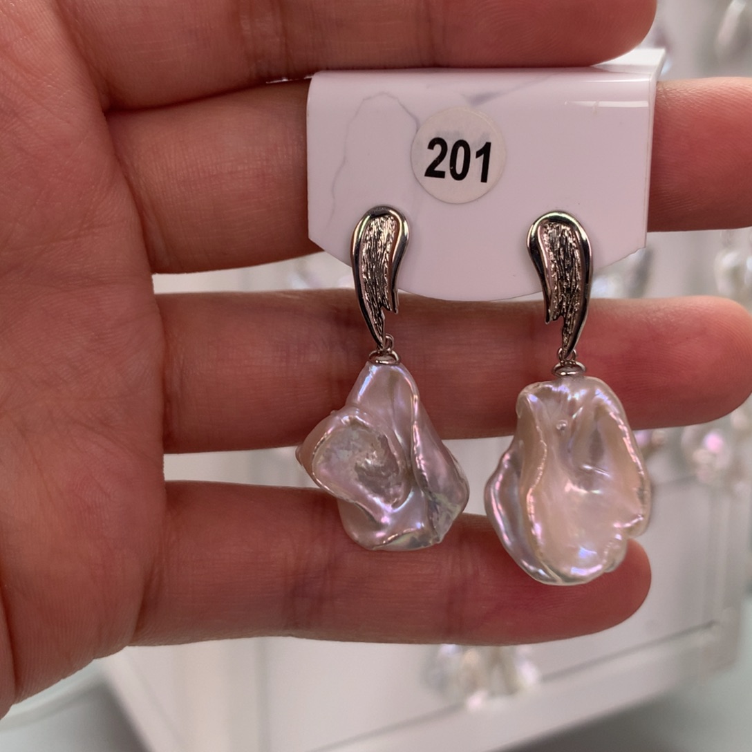 无非金属巴洛克花瓣耳饰