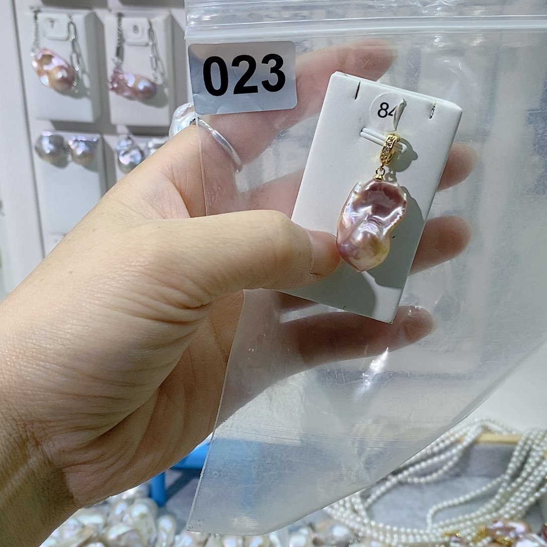 淡水珍珠合金颈饰
