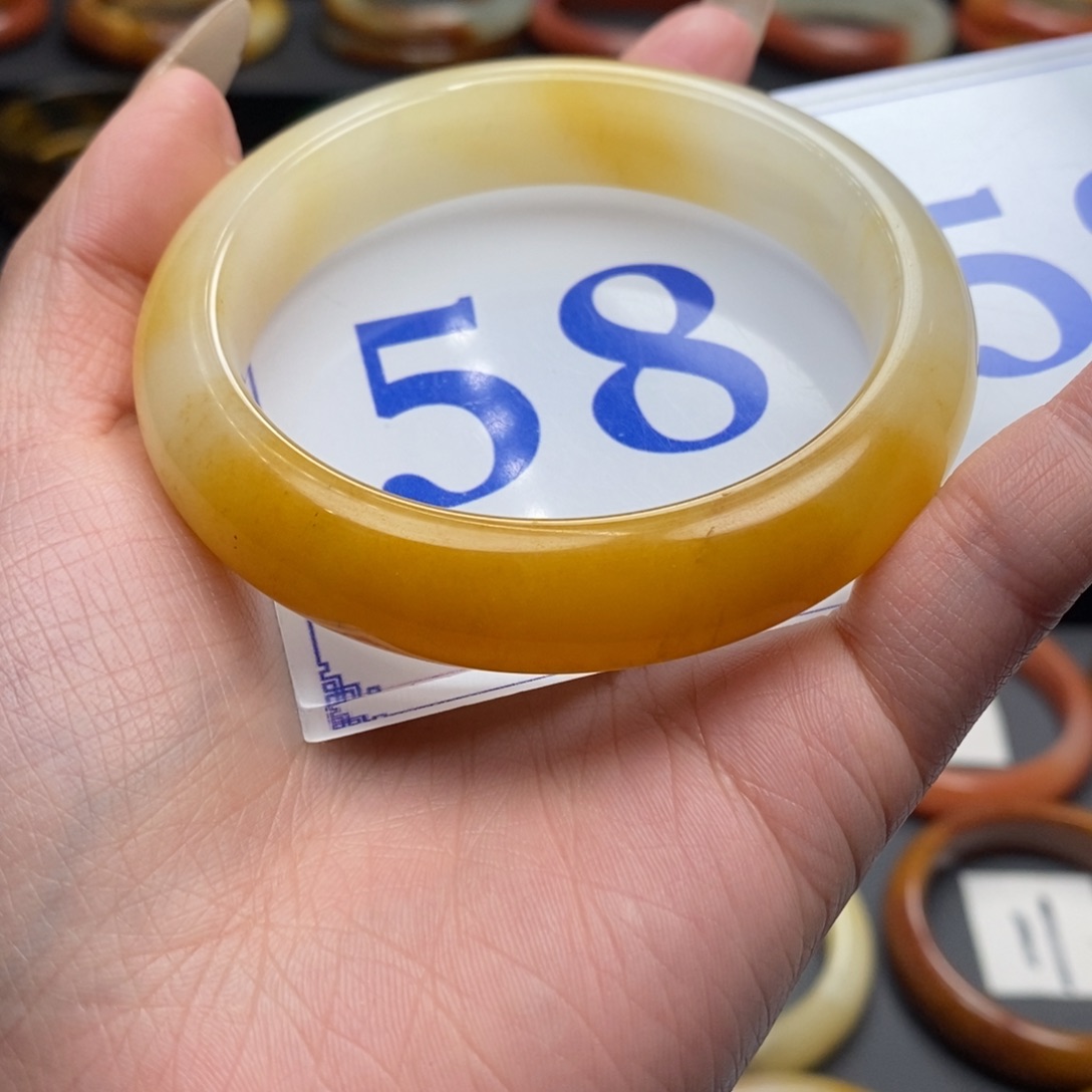 石英质玉（黄龙玉）手镯未镶嵌