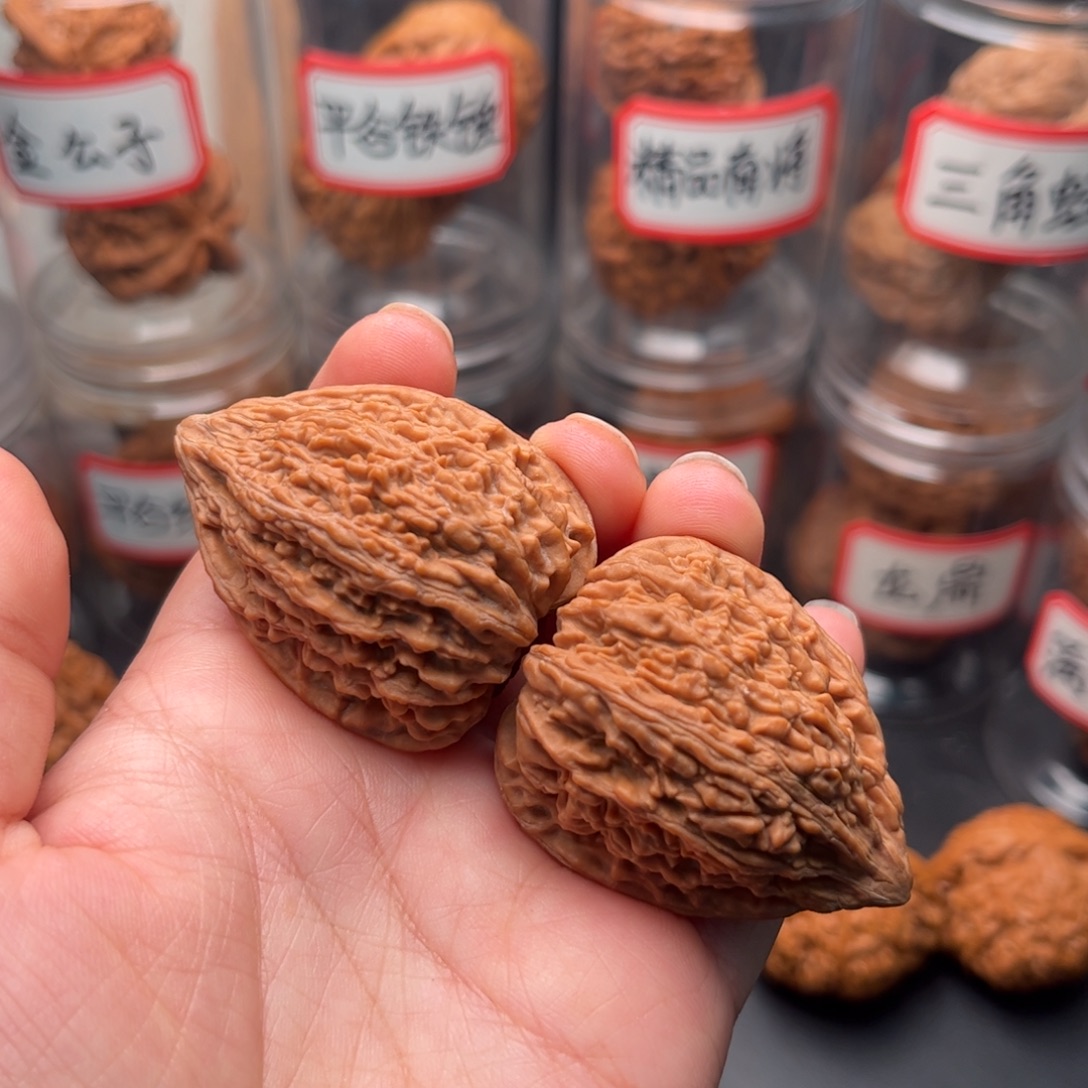 文玩核桃把件36全品塔尖