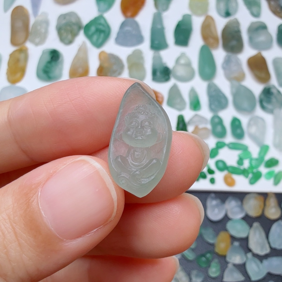 定制翡翠未镶嵌宝宝佛