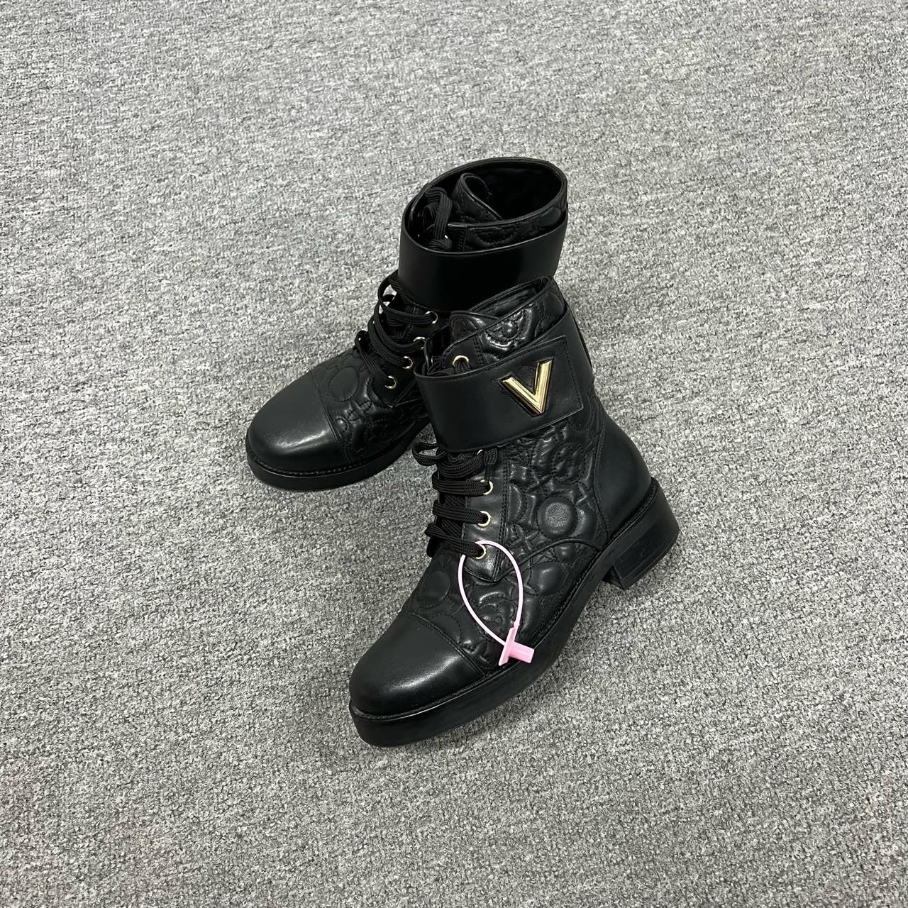 99新 AMIPARIS lv 中筒靴36码 满印 压印