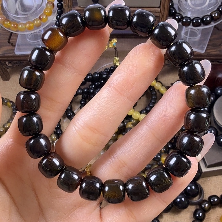 王***軍木质非金属1.0黑金手串